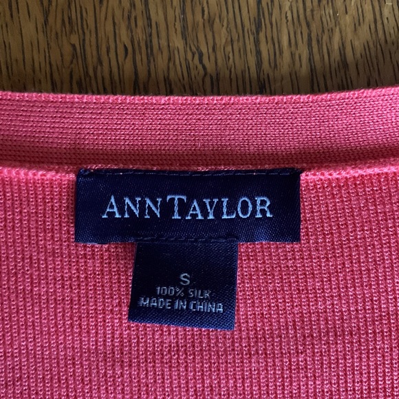 Vintage Ann Taylor Knitted Silk ensemble: Tank Top and Cardigan! - Picture 9 of 9